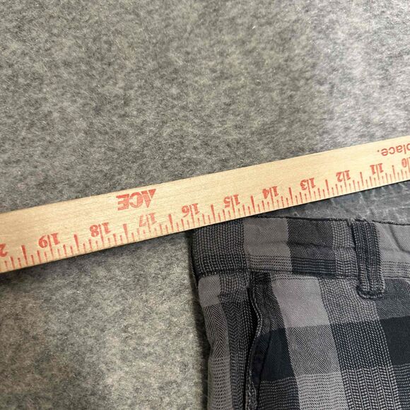 Op Ocean Pacific Men's Button Zip Closure Plaid Shorts Size 32 Black Gray Dark - Picture 2 of 7